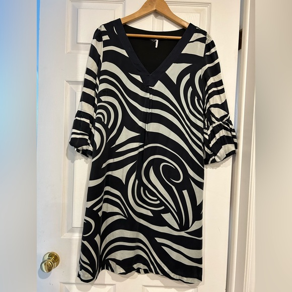 100% Silk Dress - Picture 1 of 5